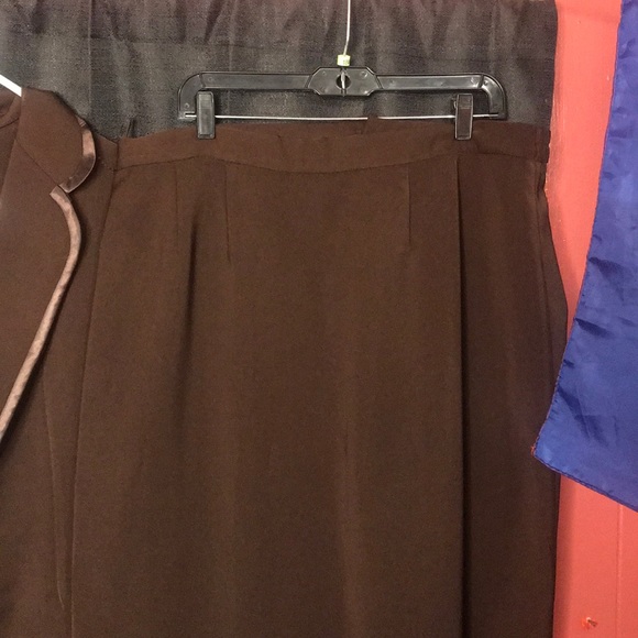 Three Piece Dress Suit - Picture 8 of 10